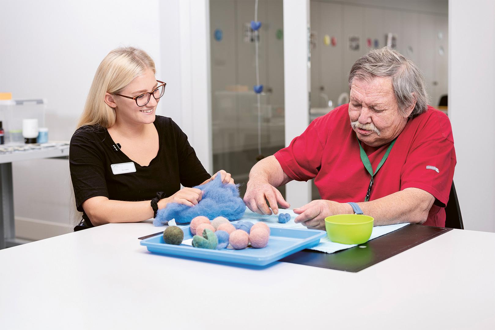 Arbeiten im Wohnheim Fux Campagna Jahresmagazin VIEW 2024