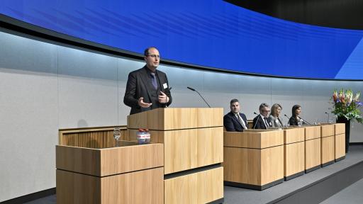 Florian Schütz bei der Gründung des FS-CSC