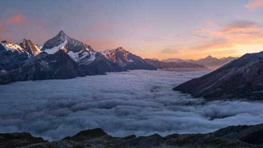 Nachhaltigkeitsreport Methode und Abgrenzung Titelbild - Berge im Nebel